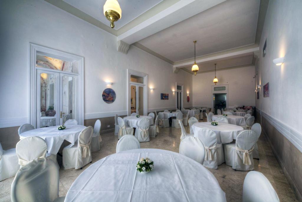 Hotel Vittoria ปอมเปอี ภายนอก รูปภาพ