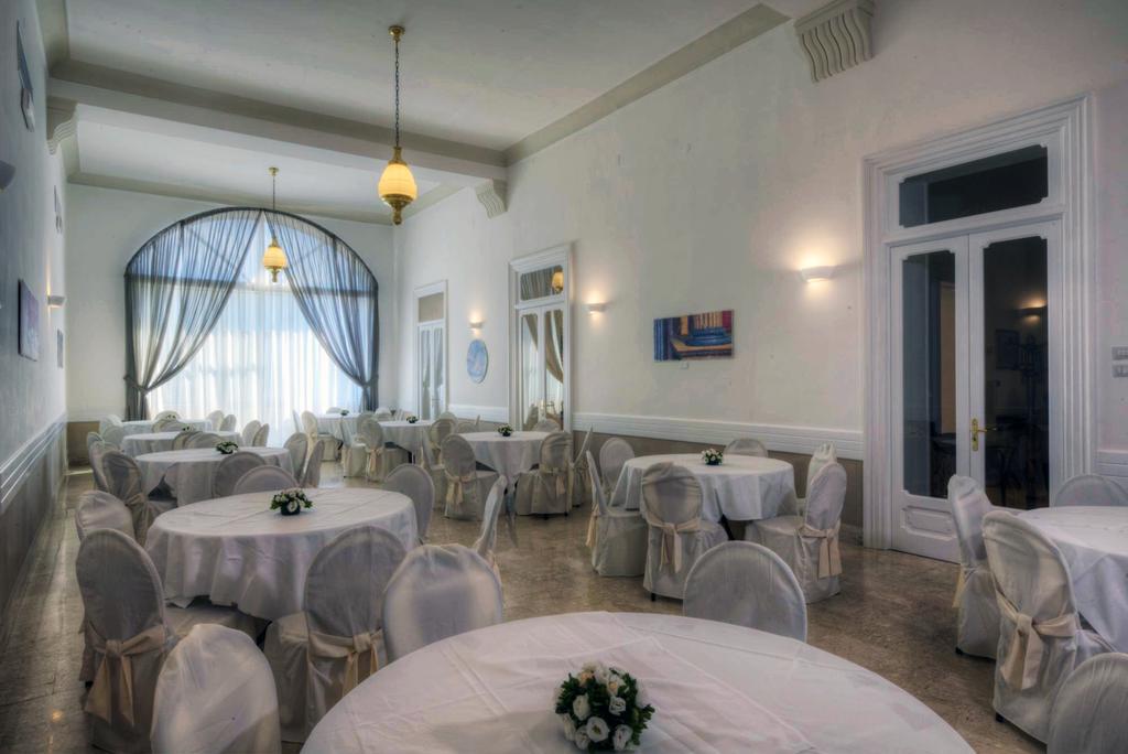 Hotel Vittoria ปอมเปอี ภายนอก รูปภาพ