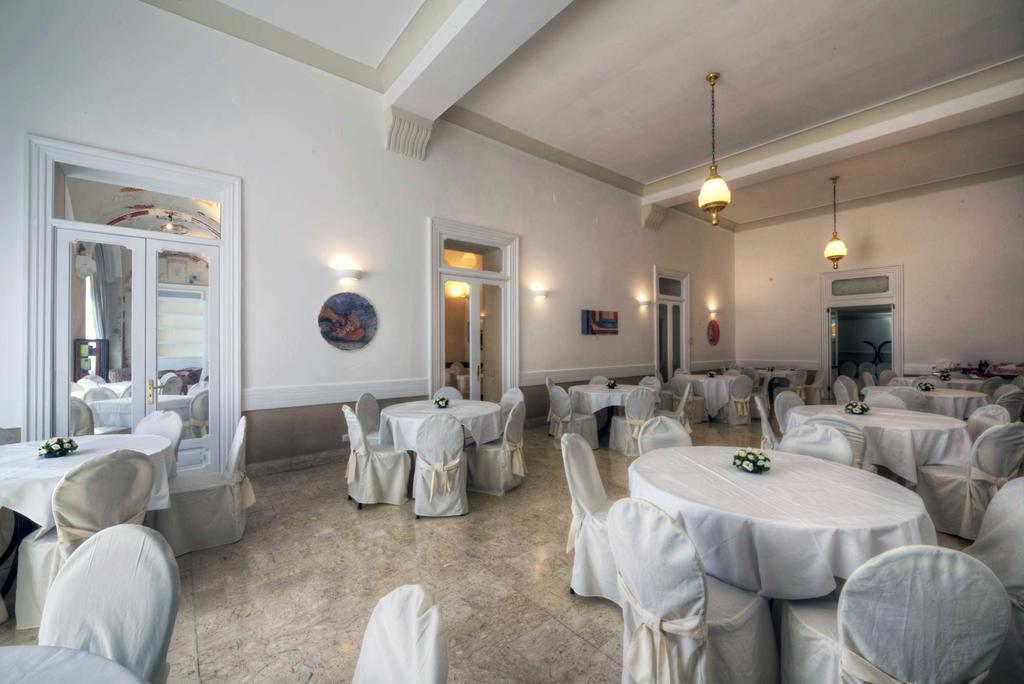 Hotel Vittoria ปอมเปอี ภายนอก รูปภาพ