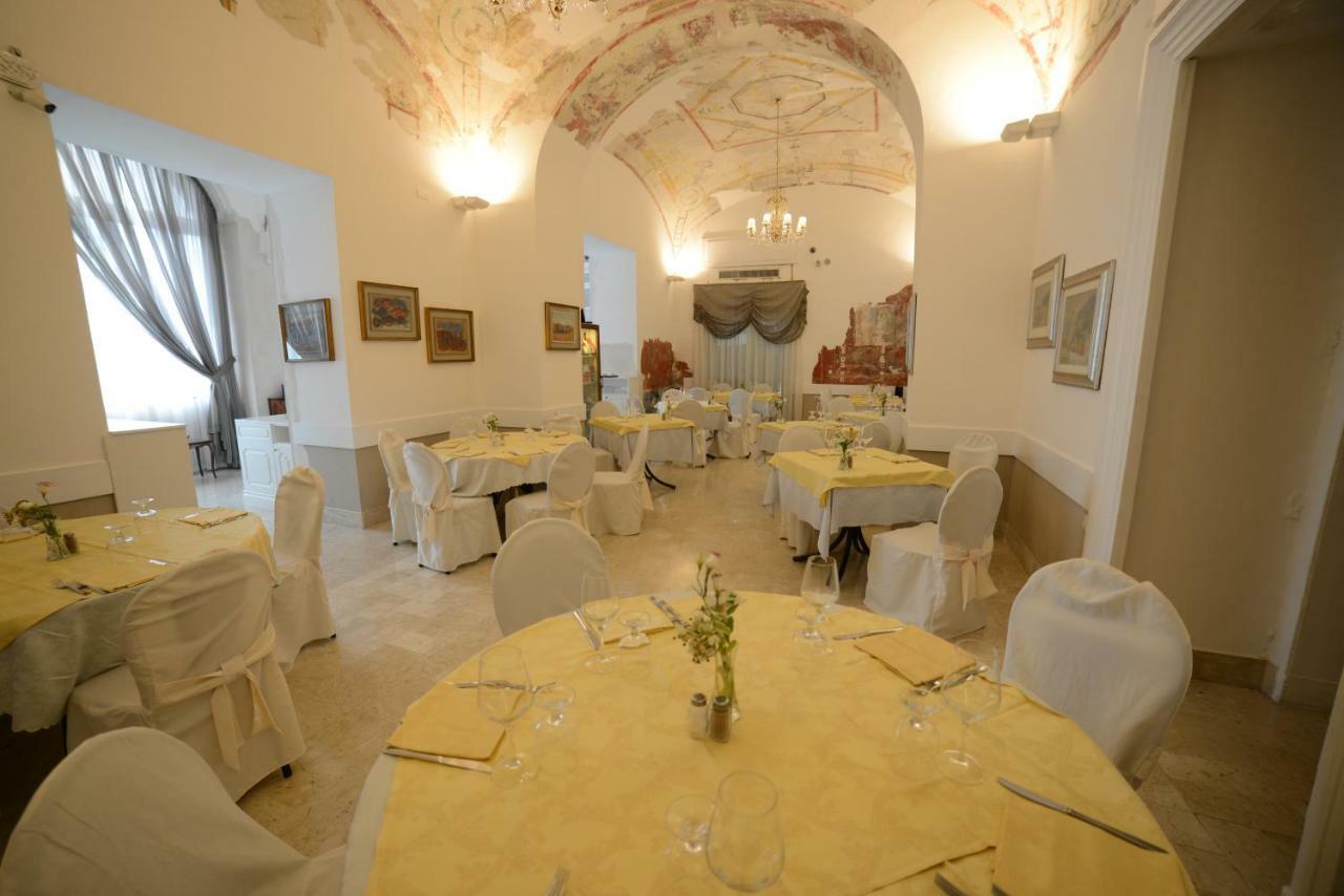 Hotel Vittoria ปอมเปอี ภายนอก รูปภาพ